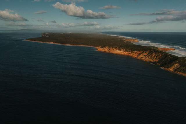 Broome's coastline and red cliffs