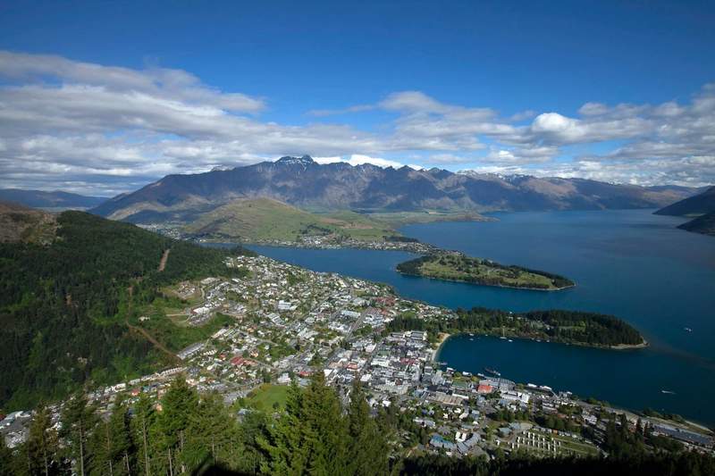 Lake Wakatipu and the peaks above Queenstown, seen from the bike trails